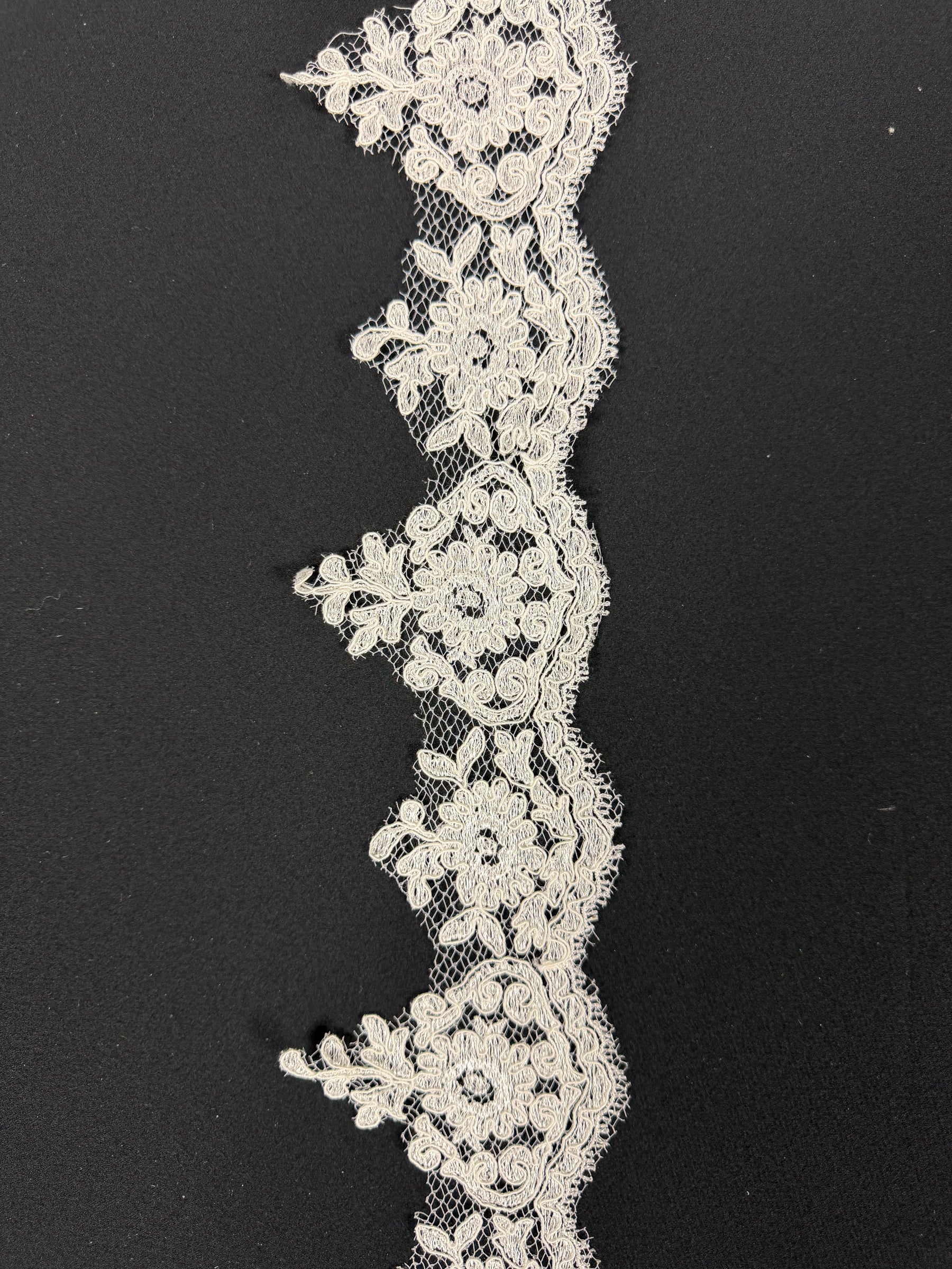 Ivory Corded Edging - T94