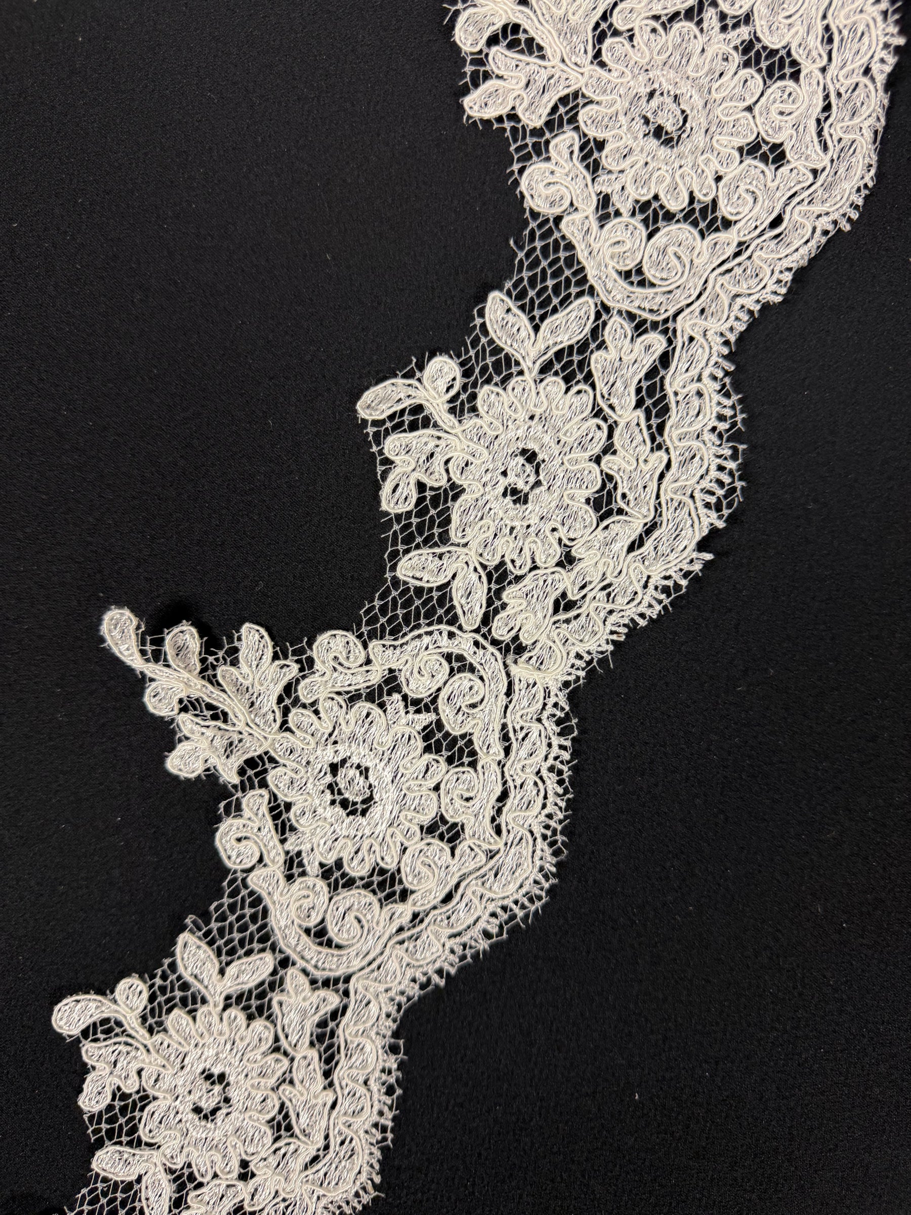 Ivory Corded Edging - T94