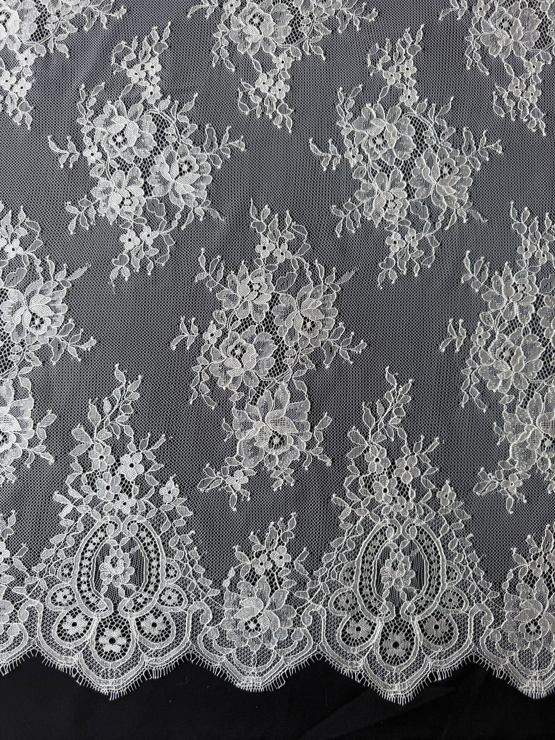 Ivory Raschel Lace - P393