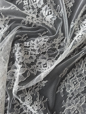 Ivory Raschel Lace - P393