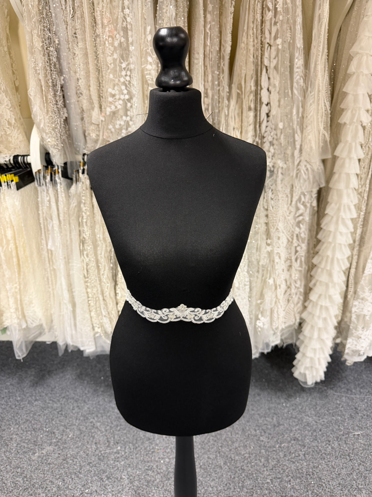 Ivory/Silver Edging - T297