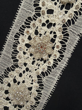 Ivory/Silver Beaded Chantilly Crystal Edging - T262