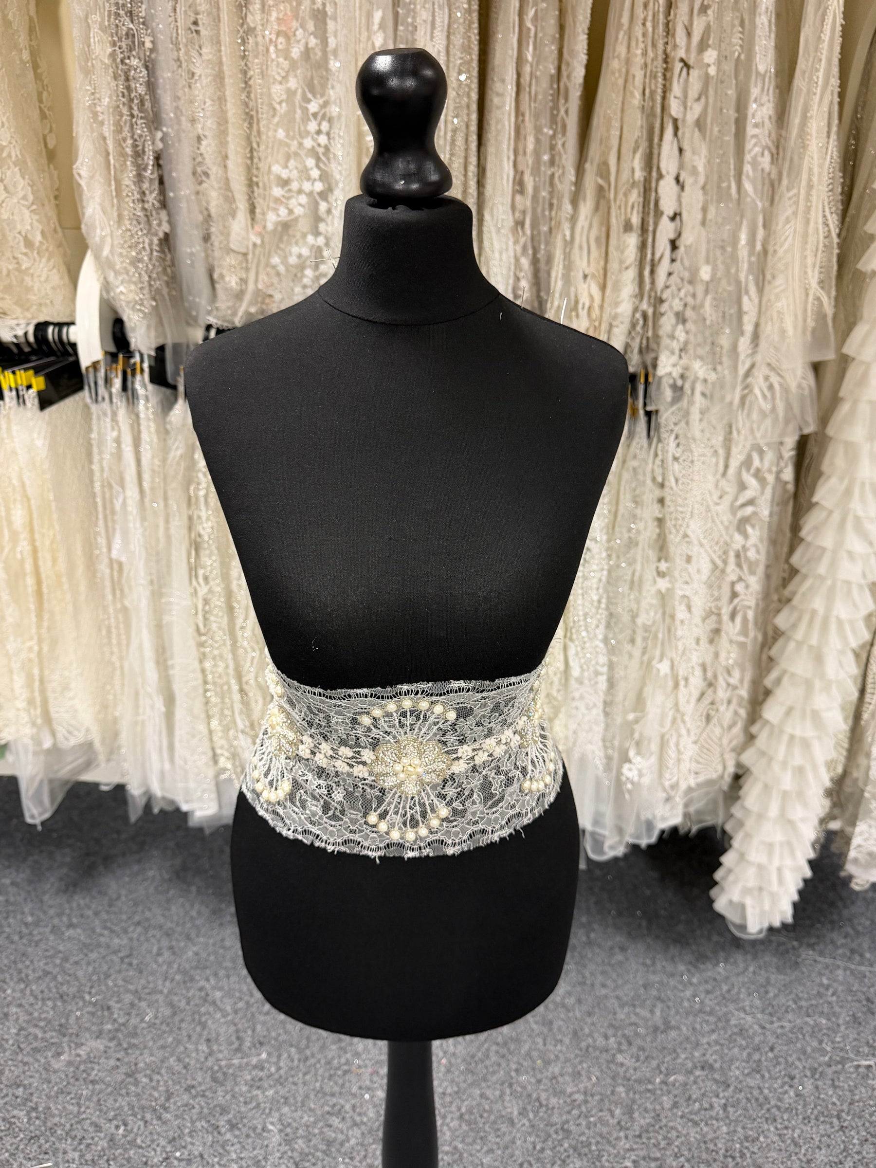 Ivory Crystal Beaded Pearl French Chantilly Edging - T264