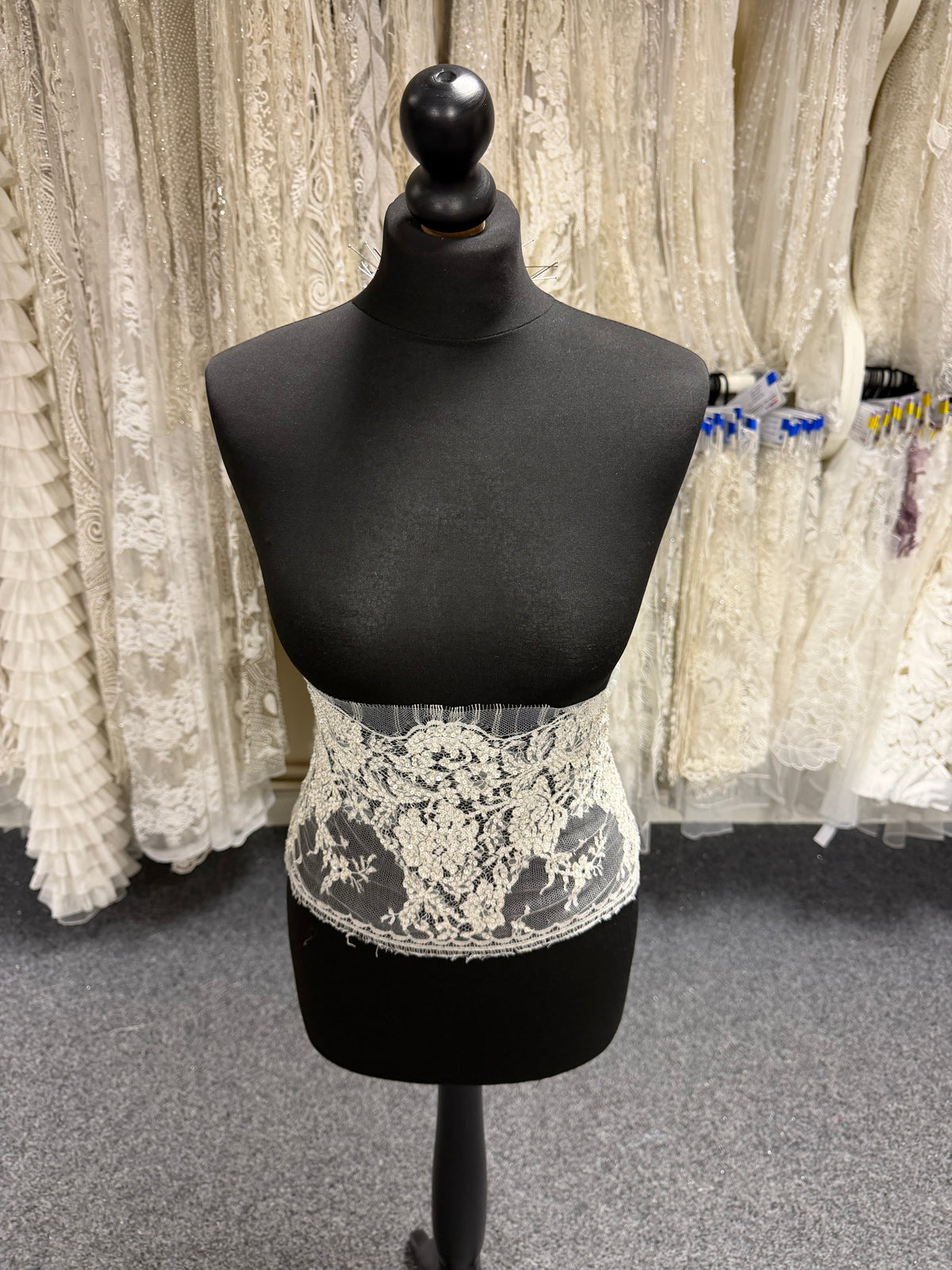 Ivory French Beaded Sequin Edging - T342