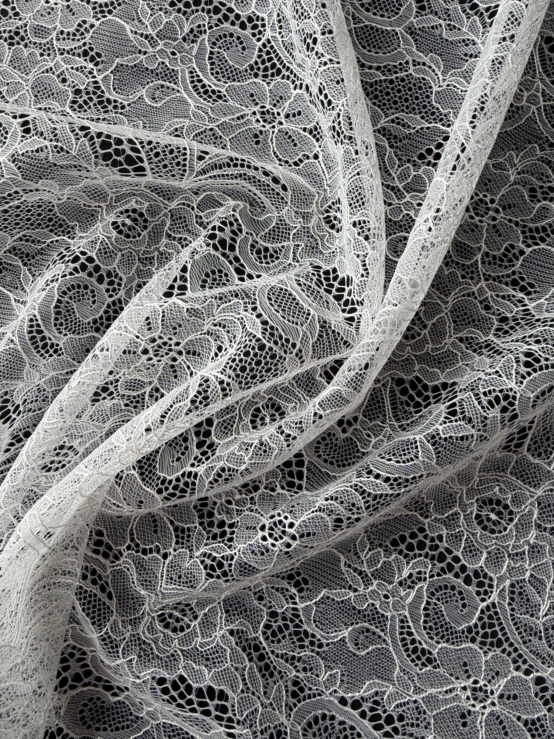 Ivory Raschel Lace - P412