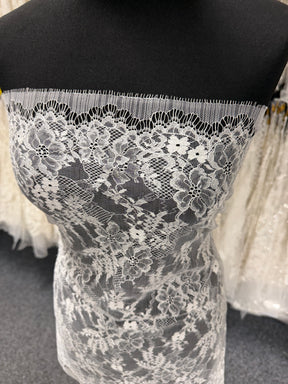 Ivory Leavers Lace - P736