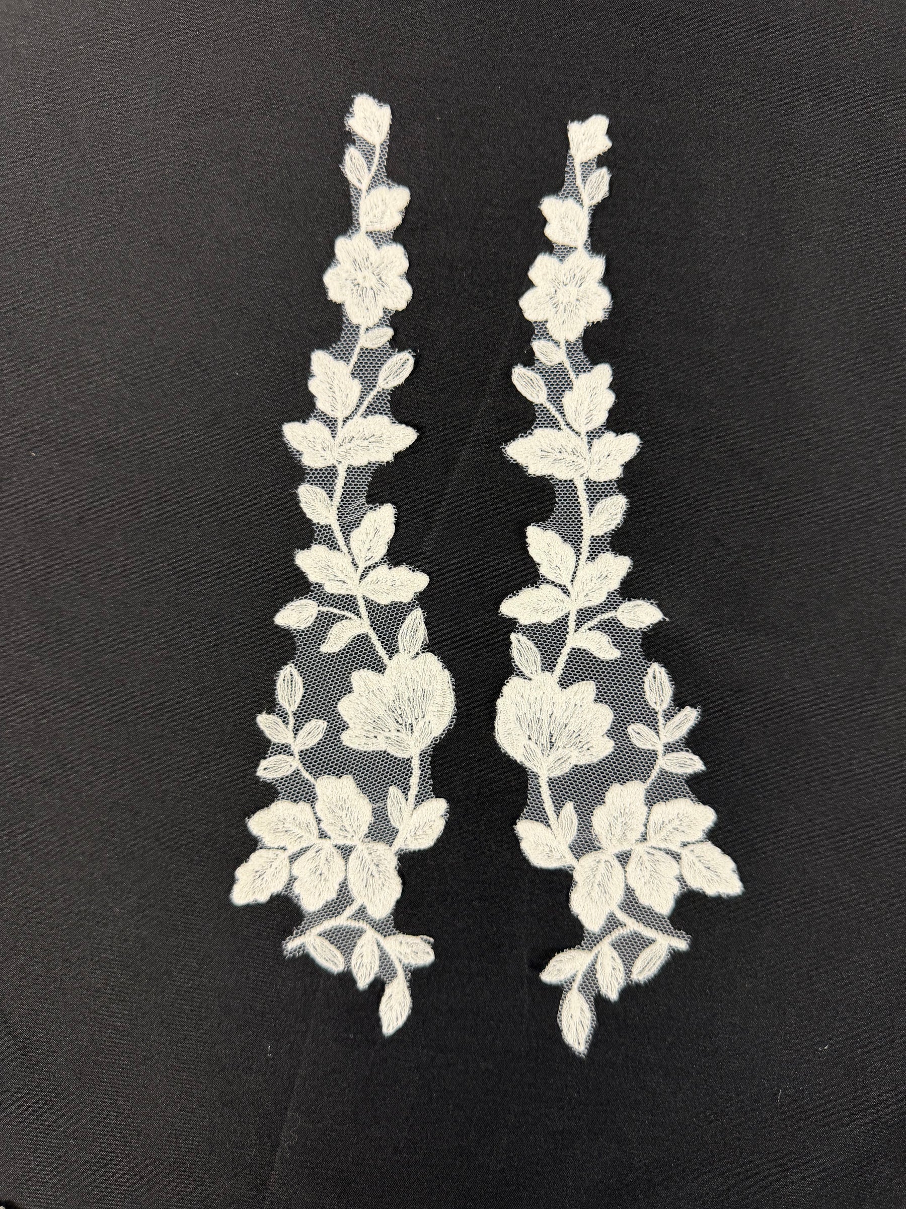 Ivory Lace Appliques - MT8015