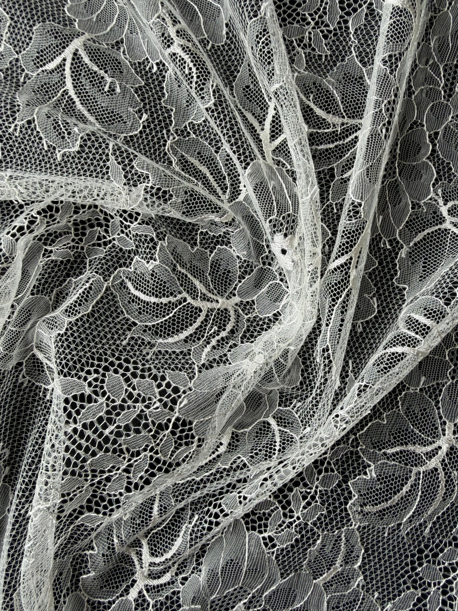 Ivory Leavers Lace - P730