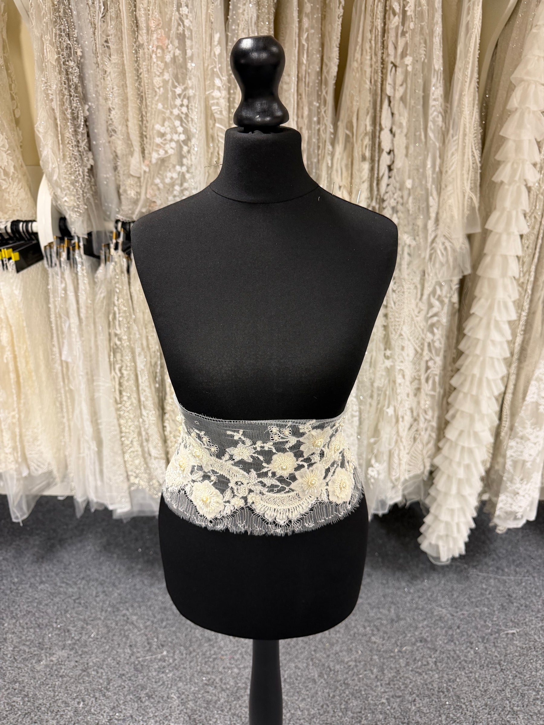Ivory 3D Lace Beaded Sequin Edging - T438