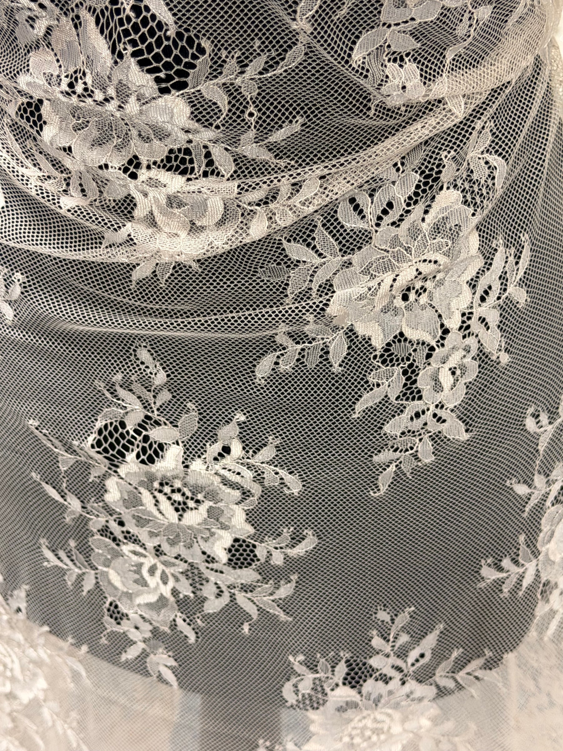 Mink Raschel Lace - P195