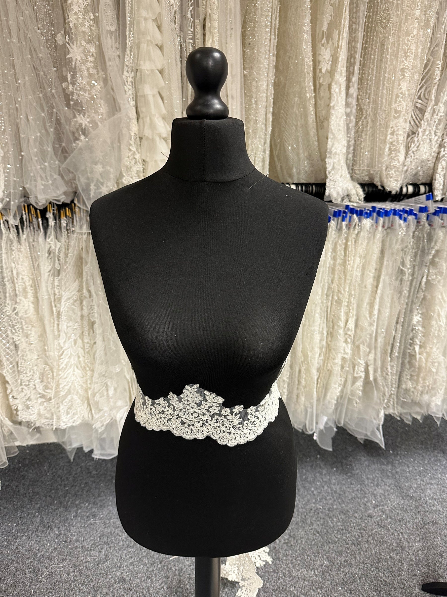 Ivory Corded Lace Trim - Insight