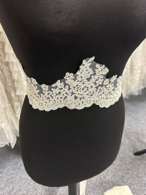 Ivory Corded Lace Trim - Insight