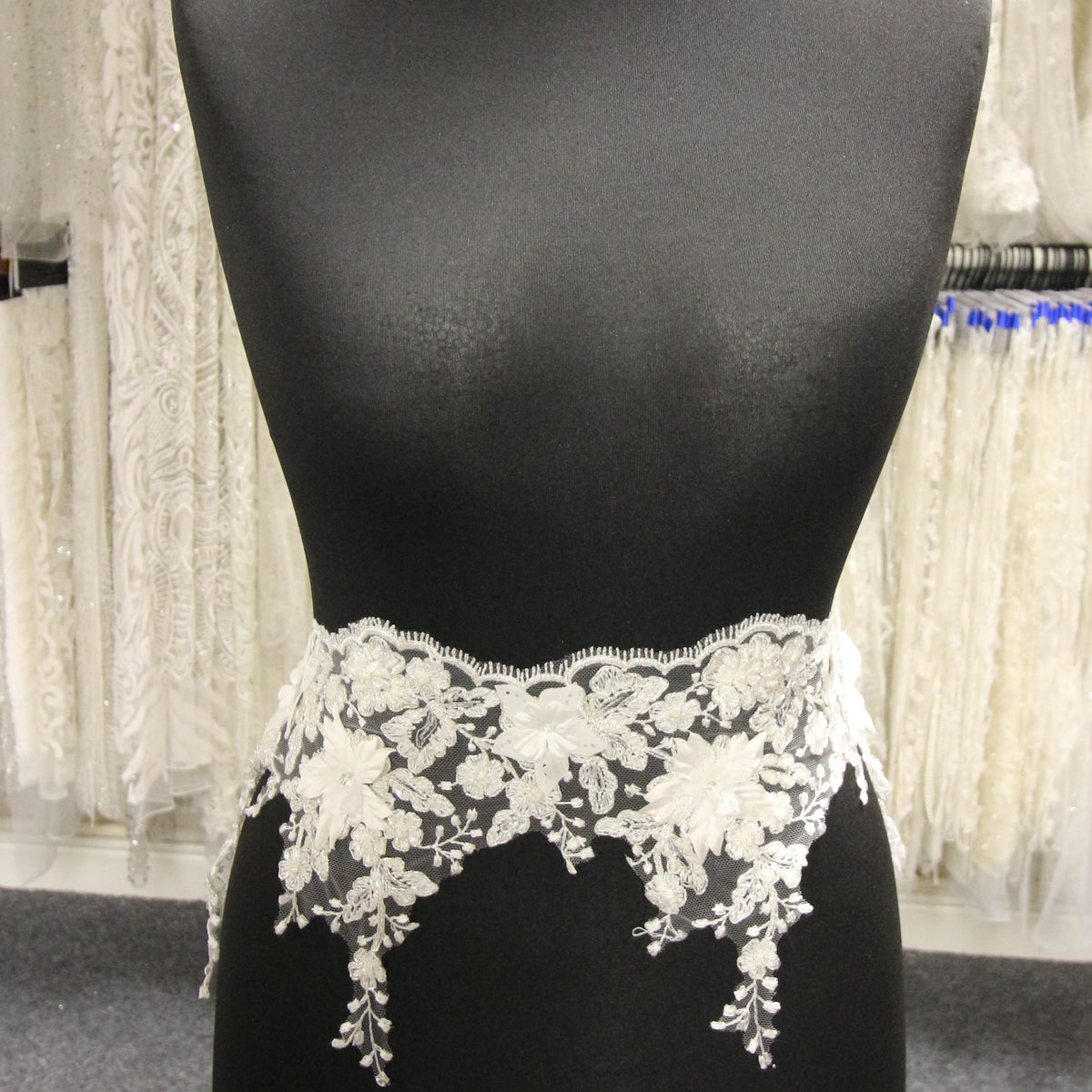 Ivory Flower Lace Trim - Naomi