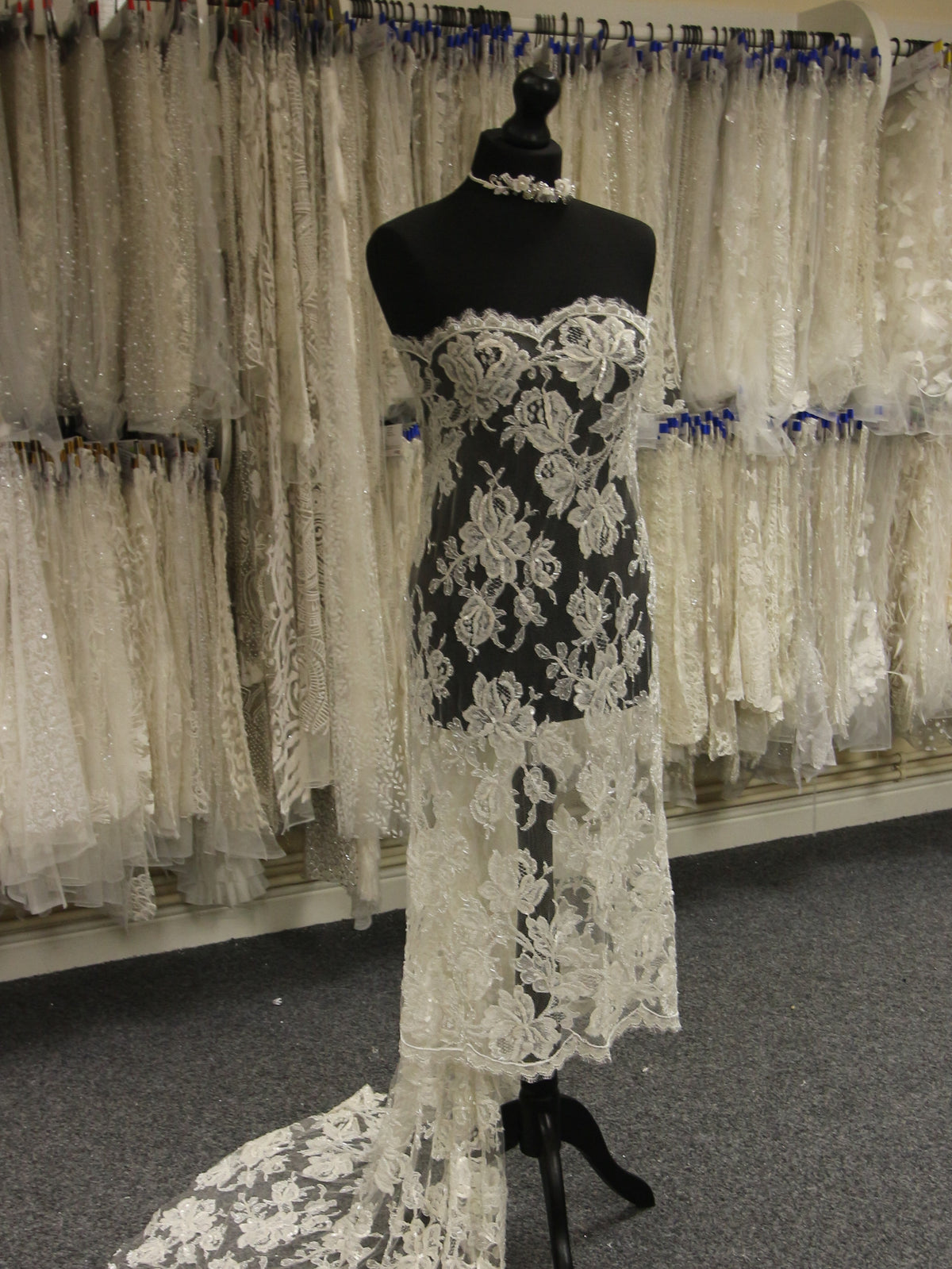 Chantilly Lace : French Lace - Bridal Fabrics
