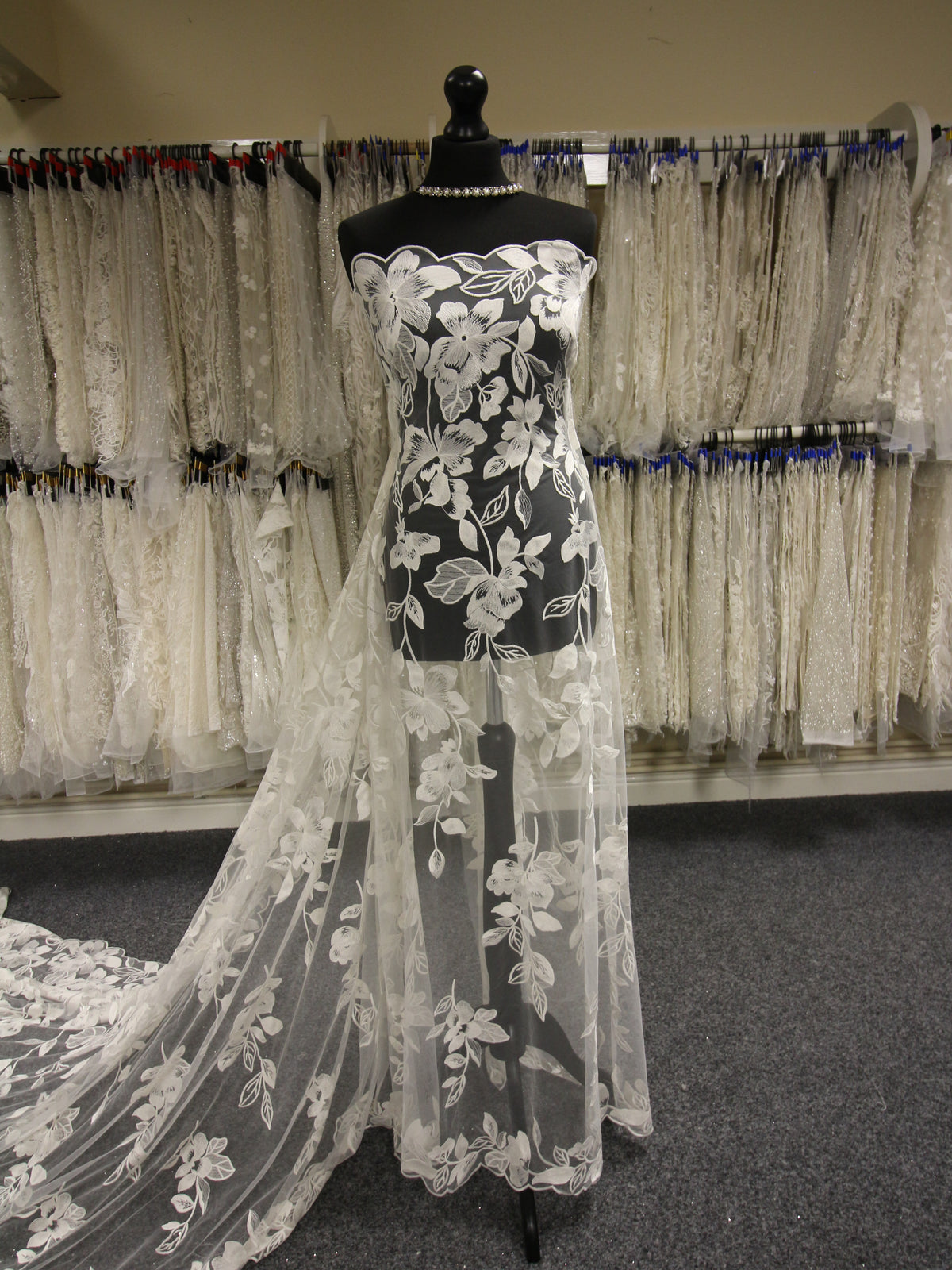 Ivory Embroidered Lace - Mercedes
