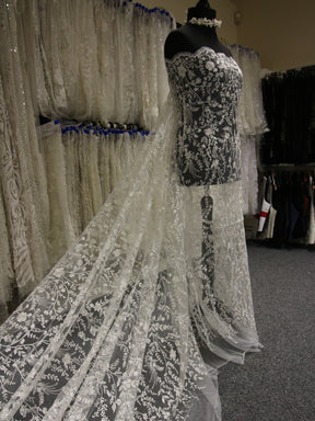 Ivory Embroidered Lace - Rocia