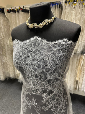 Ivory Raschel Lace - Sigrid