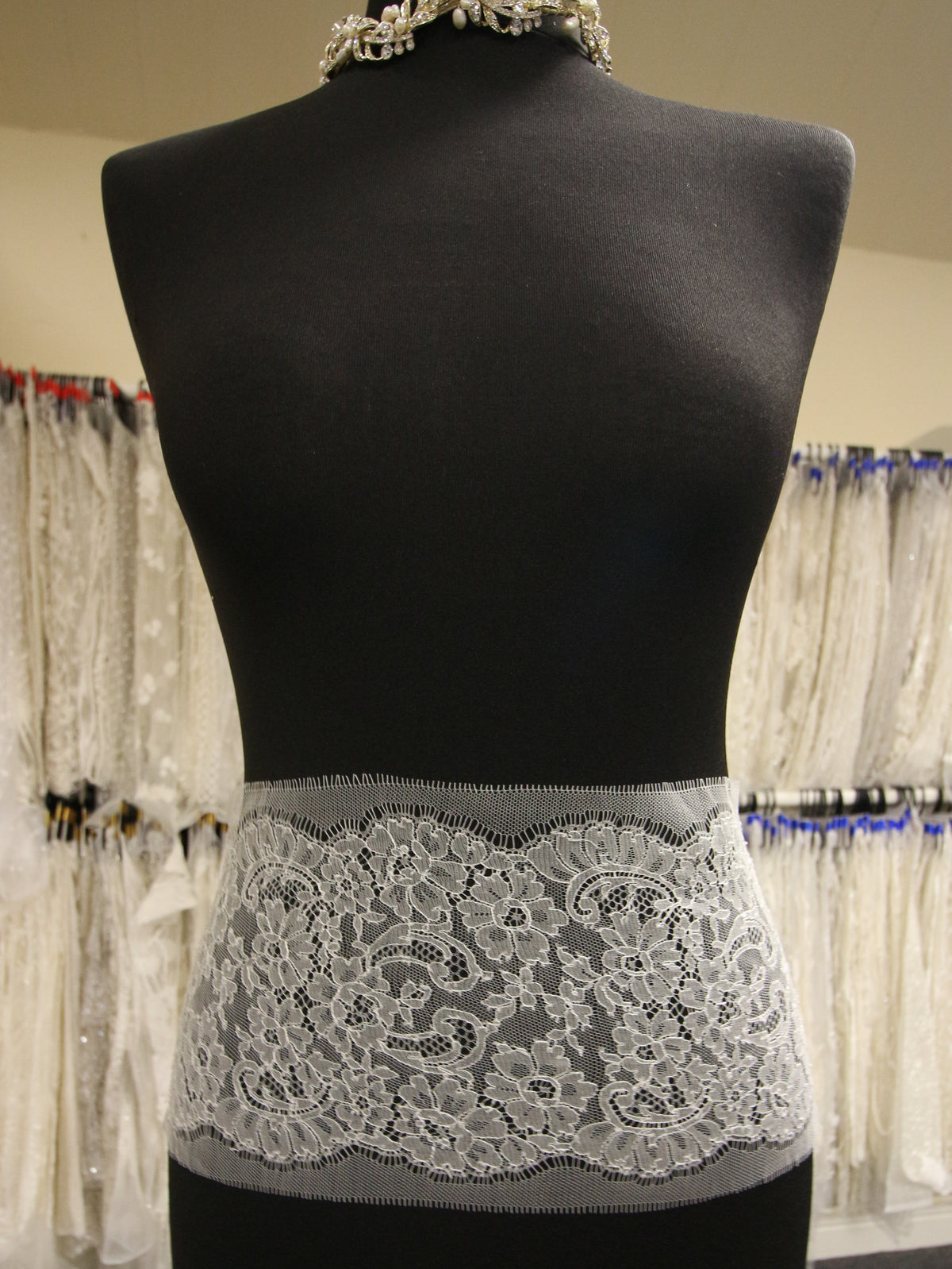 Ivory Chantilly Lace Trim - Diallo