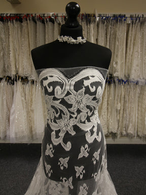 Ivory Chantilly Lace - Celia