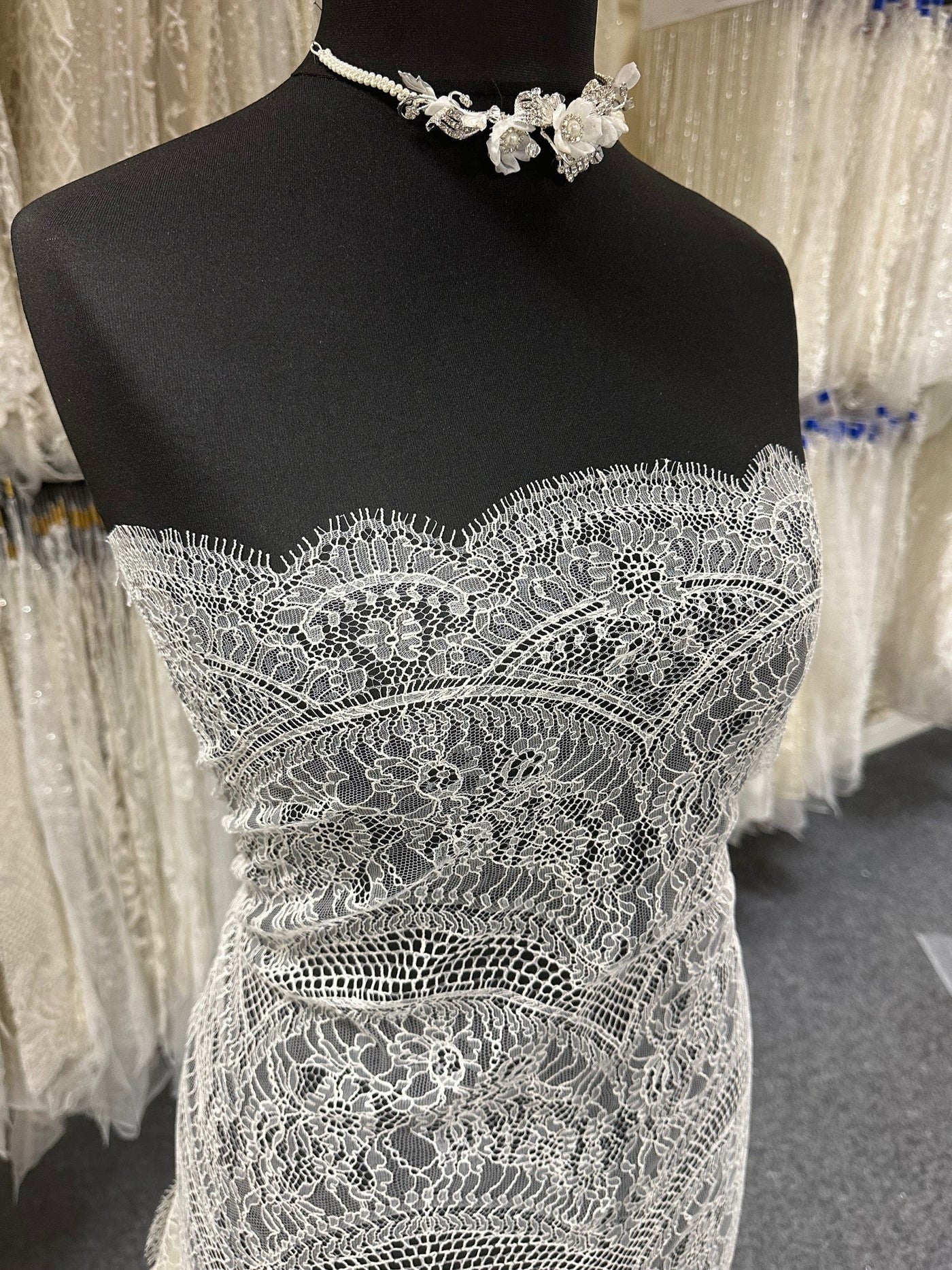 Ivory Chantilly Lace Rolande main image 0