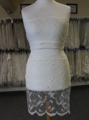 Ivory Chantilly Lace - Pasquelina