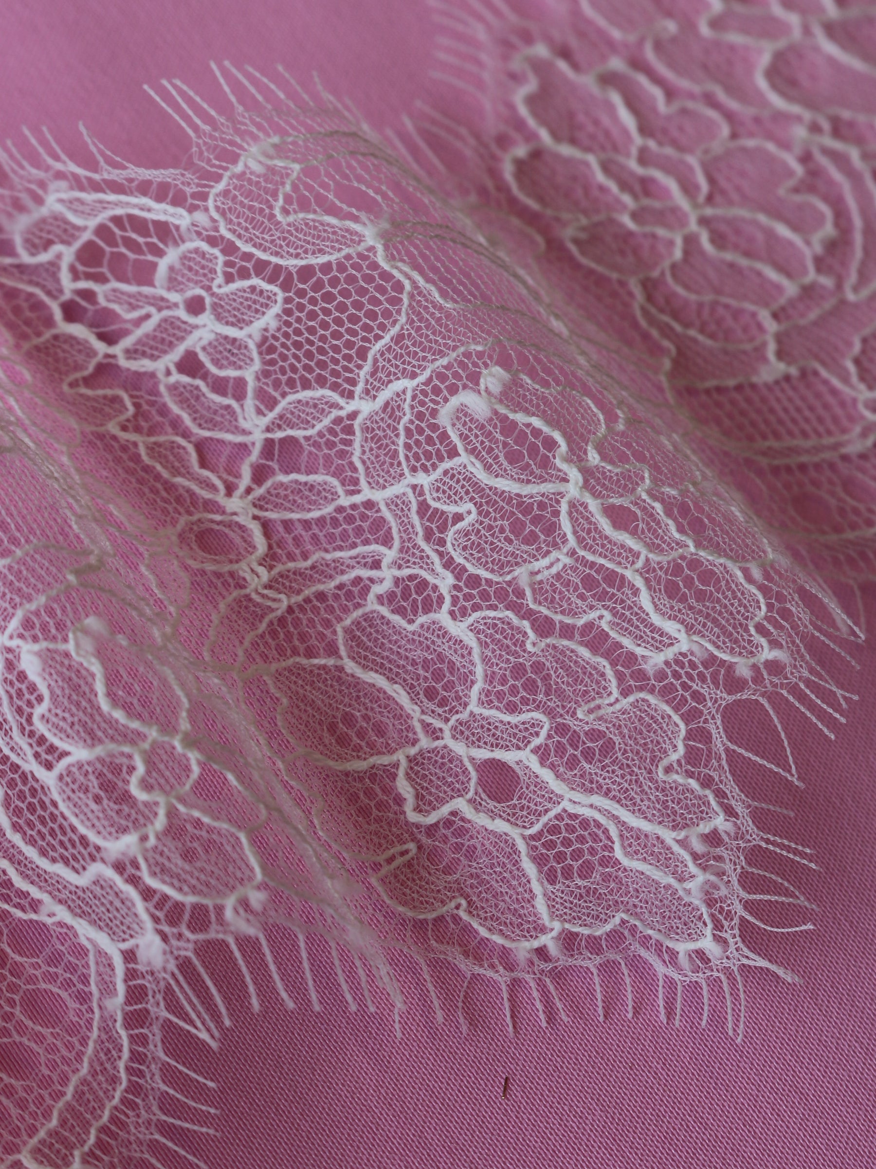 Ivory Chantilly Lace Trim - Kai