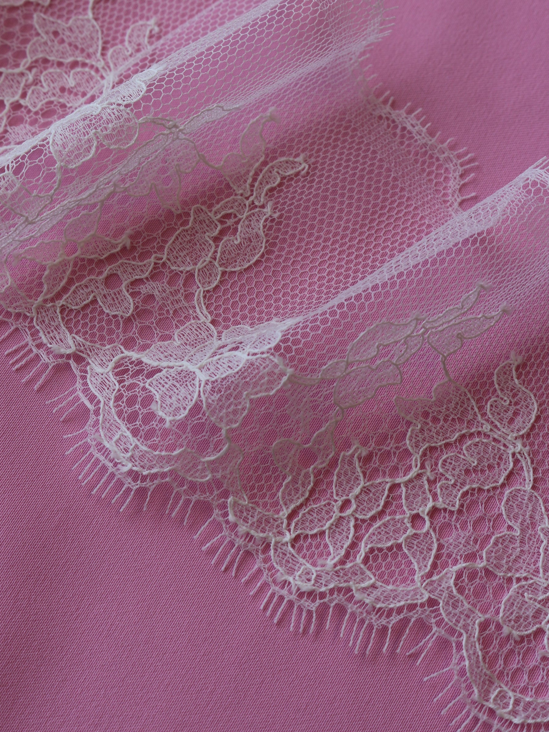 Ivory Chantilly Lace Trim - Brighton
