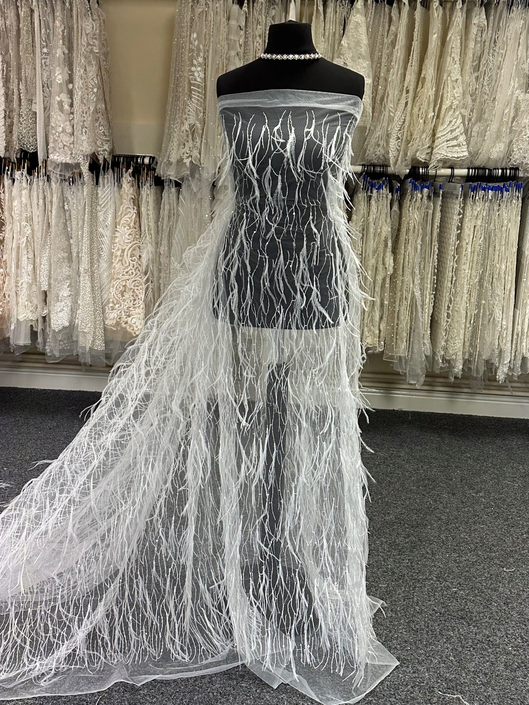 Ivory Feather Lace - Azzurra Ivory Feather Lace - Azzurra