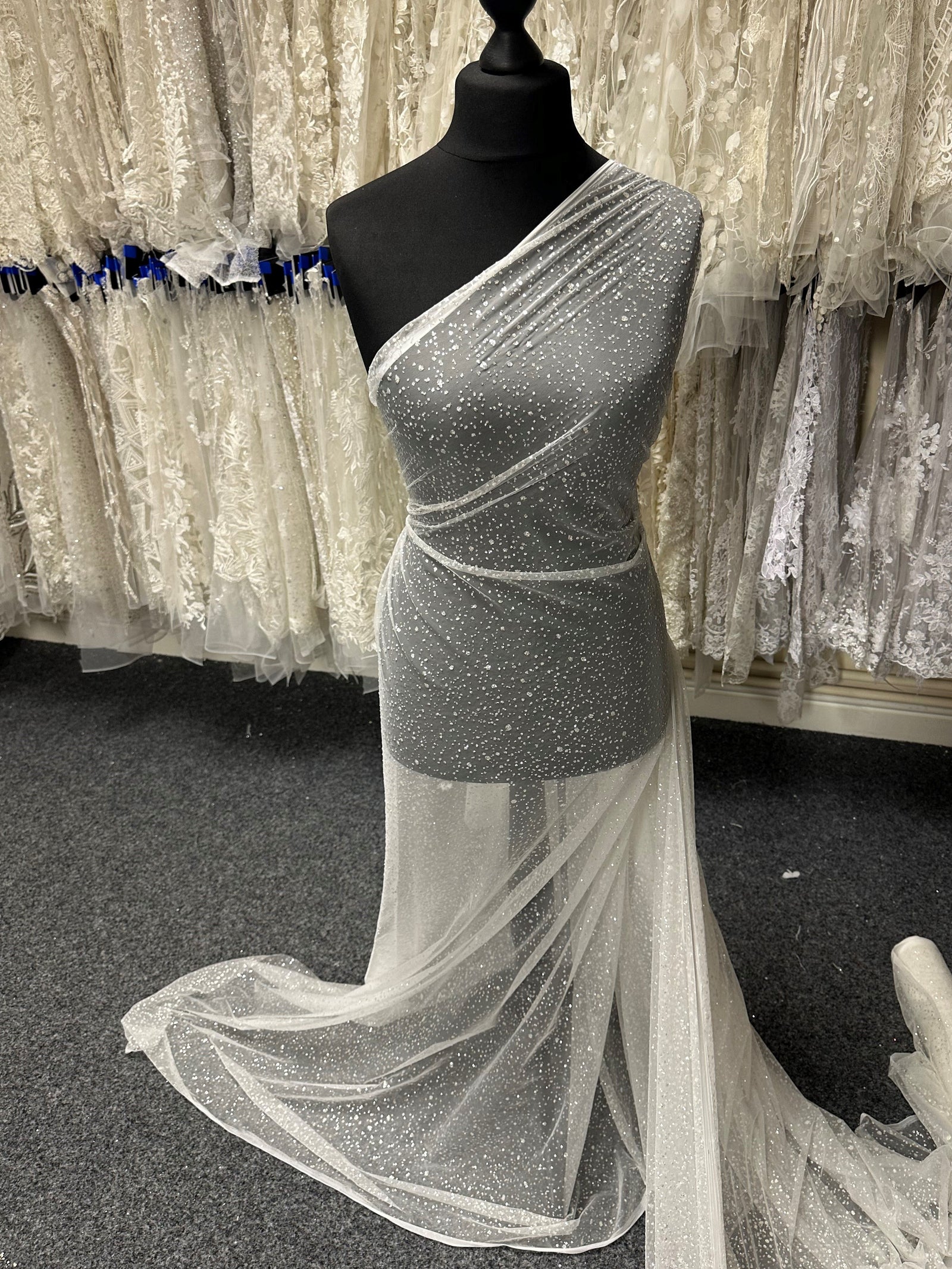 Ivory Glitter Tulle Magnetism