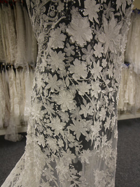 Ivory Floral Lace – Bertrand