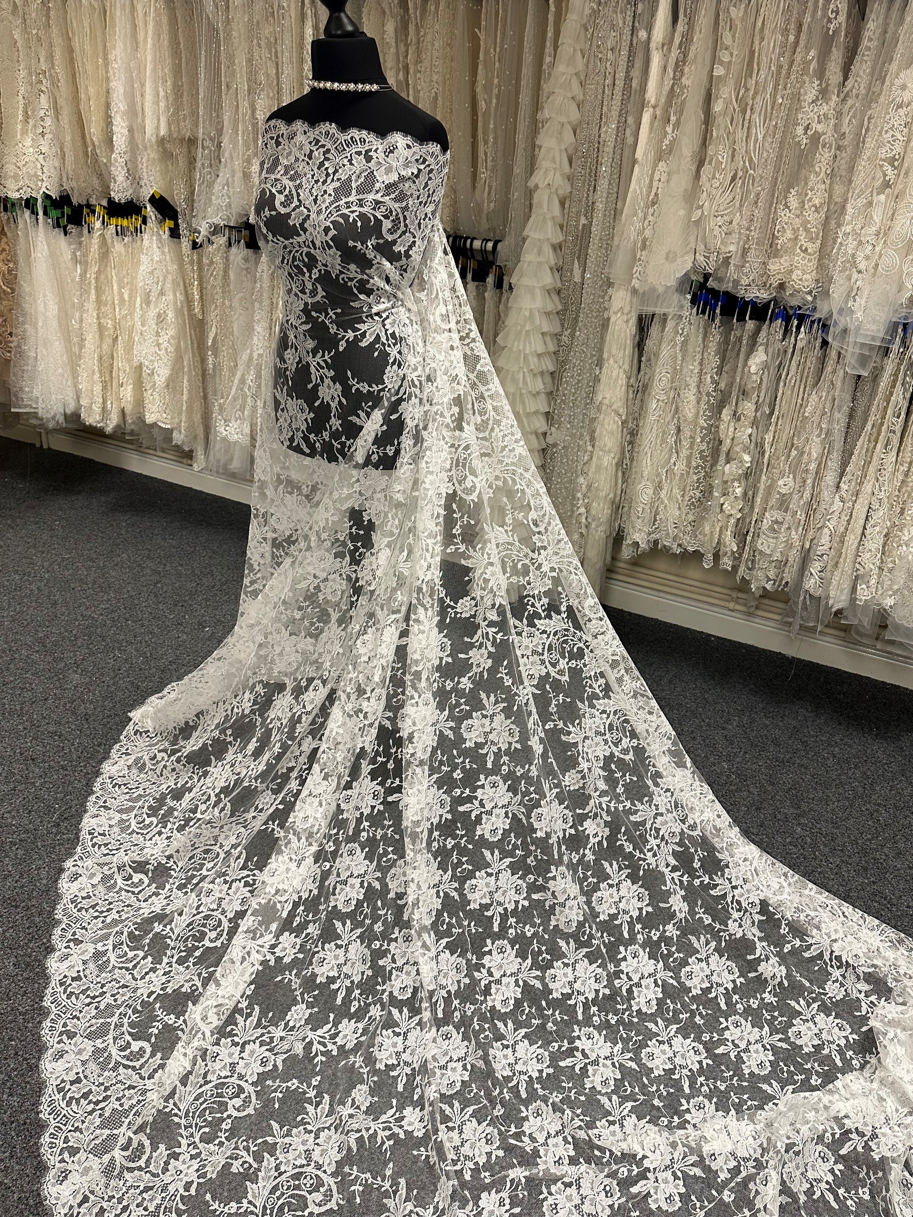 Ivory Chantilly Lace