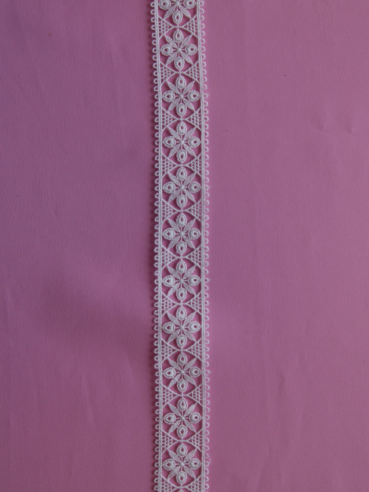 Ivory Lace Trim - Hickory