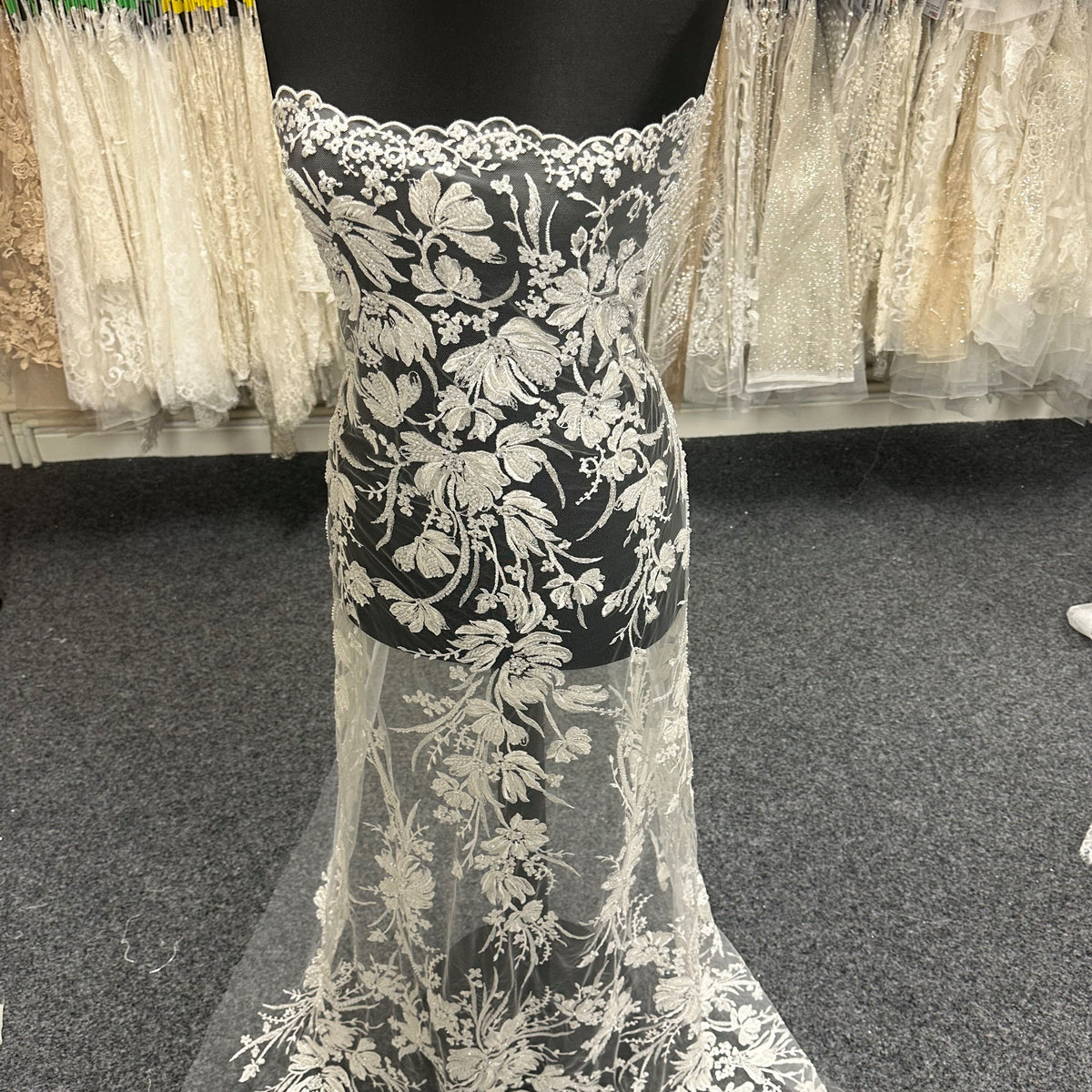 Ivory Embroidered Lace - Vinceza