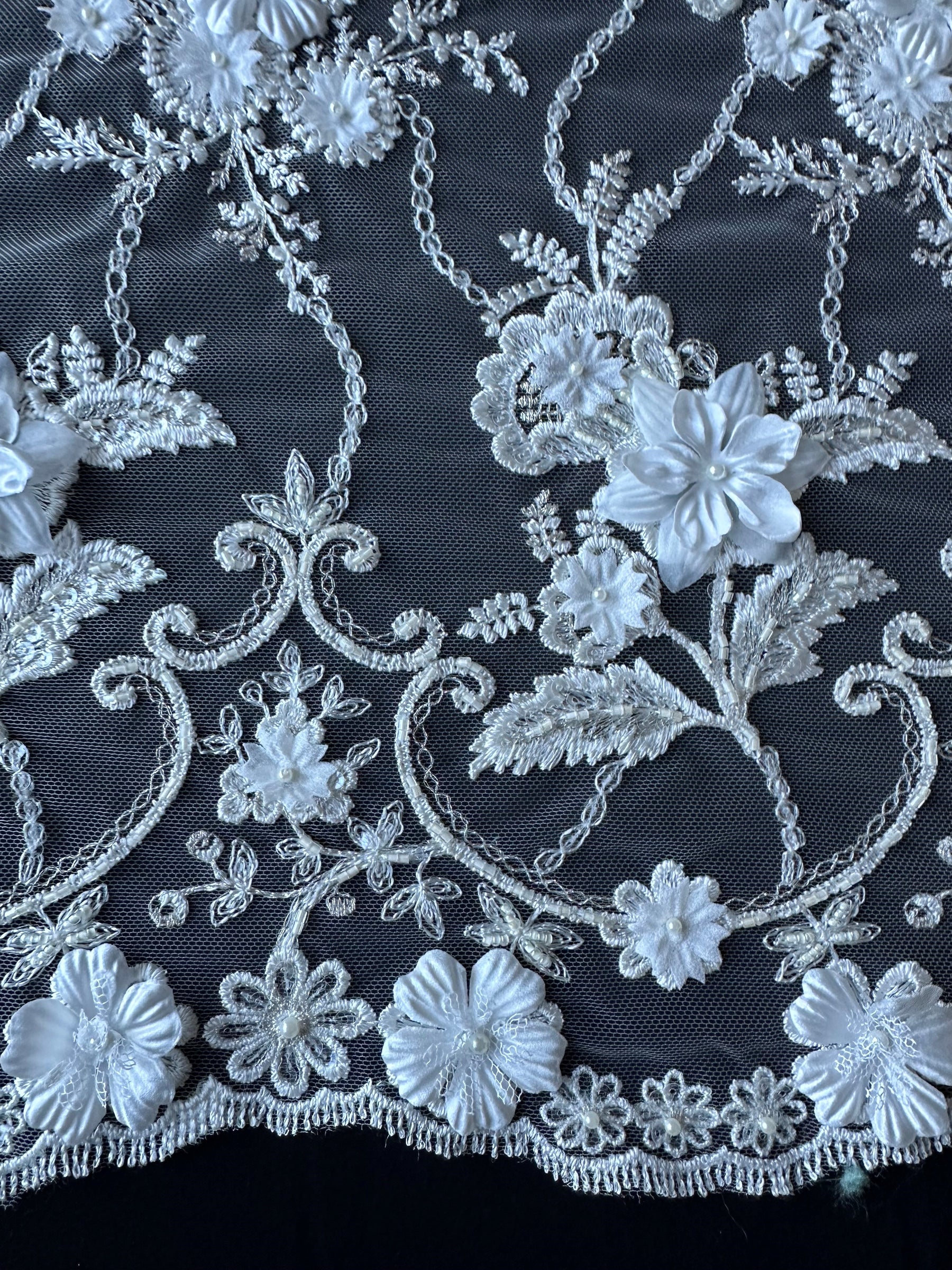 Ivory Flower Lace – Genevieve (CF)