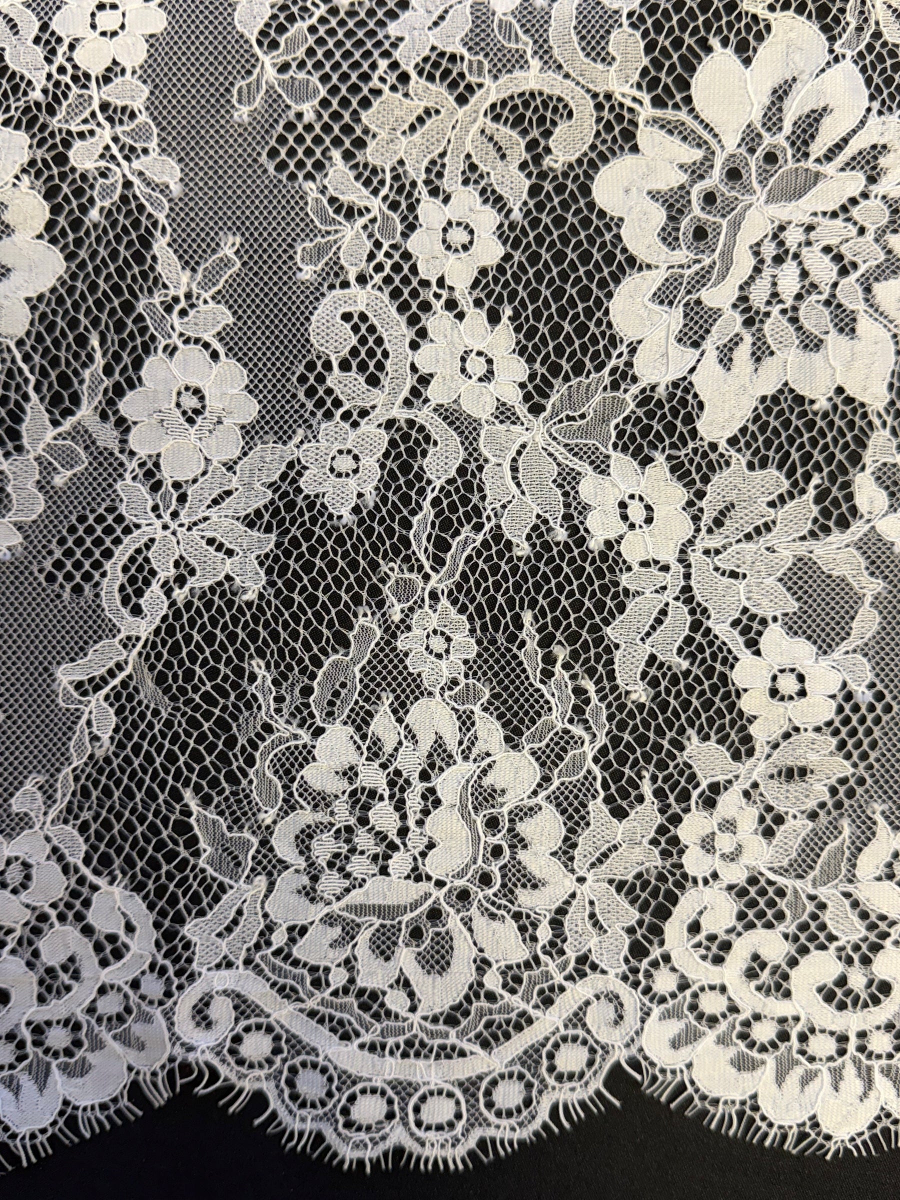 White Raschel Lace - LA1005