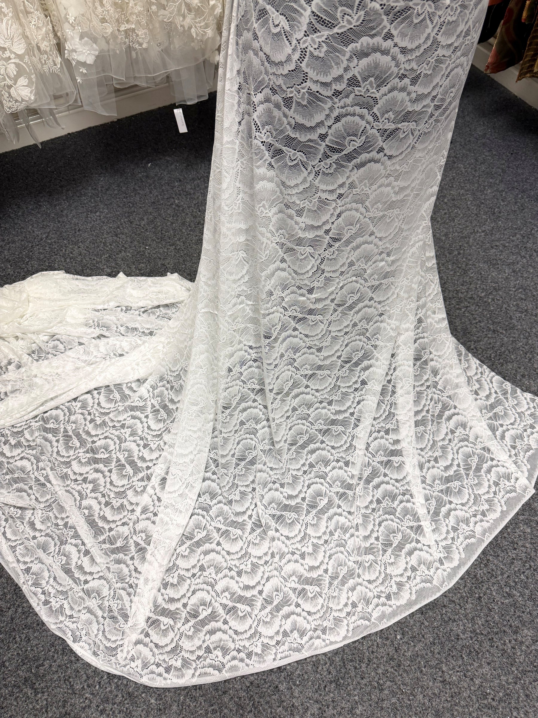 Light Ivory Stretch Lace - LB7008