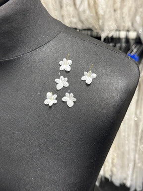 Pale Ivory Laser Cut Flower - MM0028 (pack of 144)