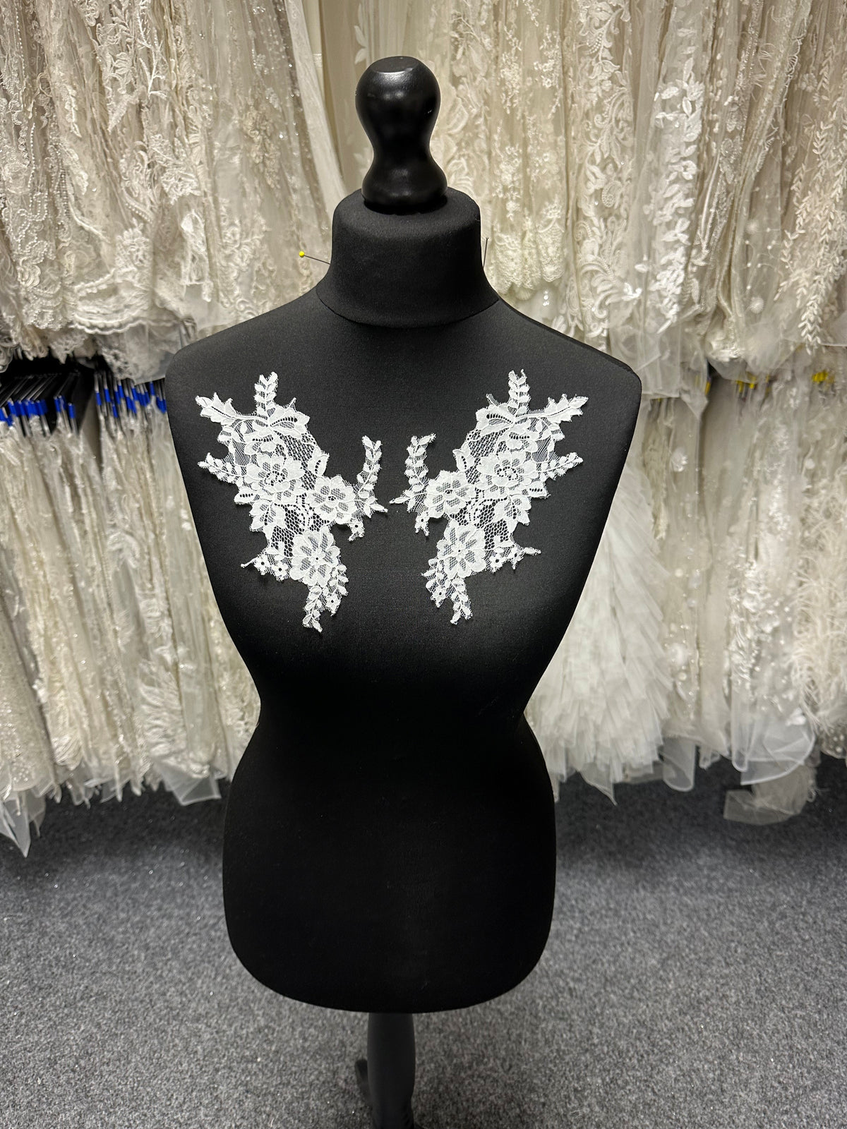 Ivory Floral Lace Appliques - MT8003