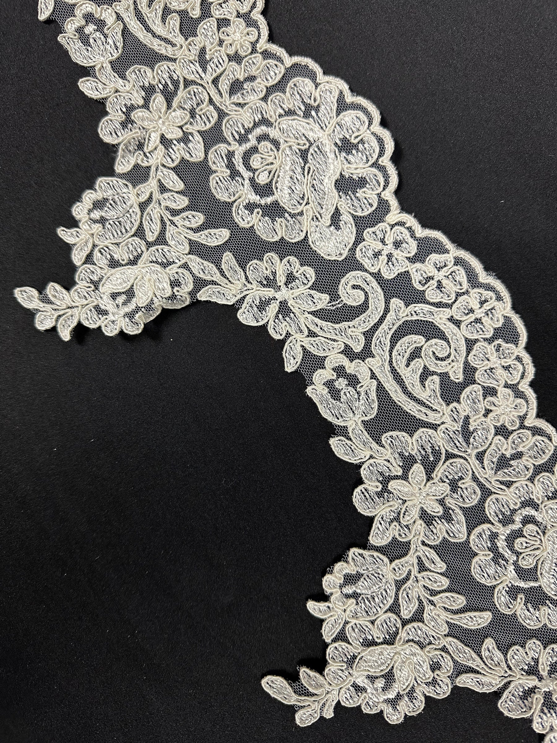 Ivory Corded Lace Trim - T226U