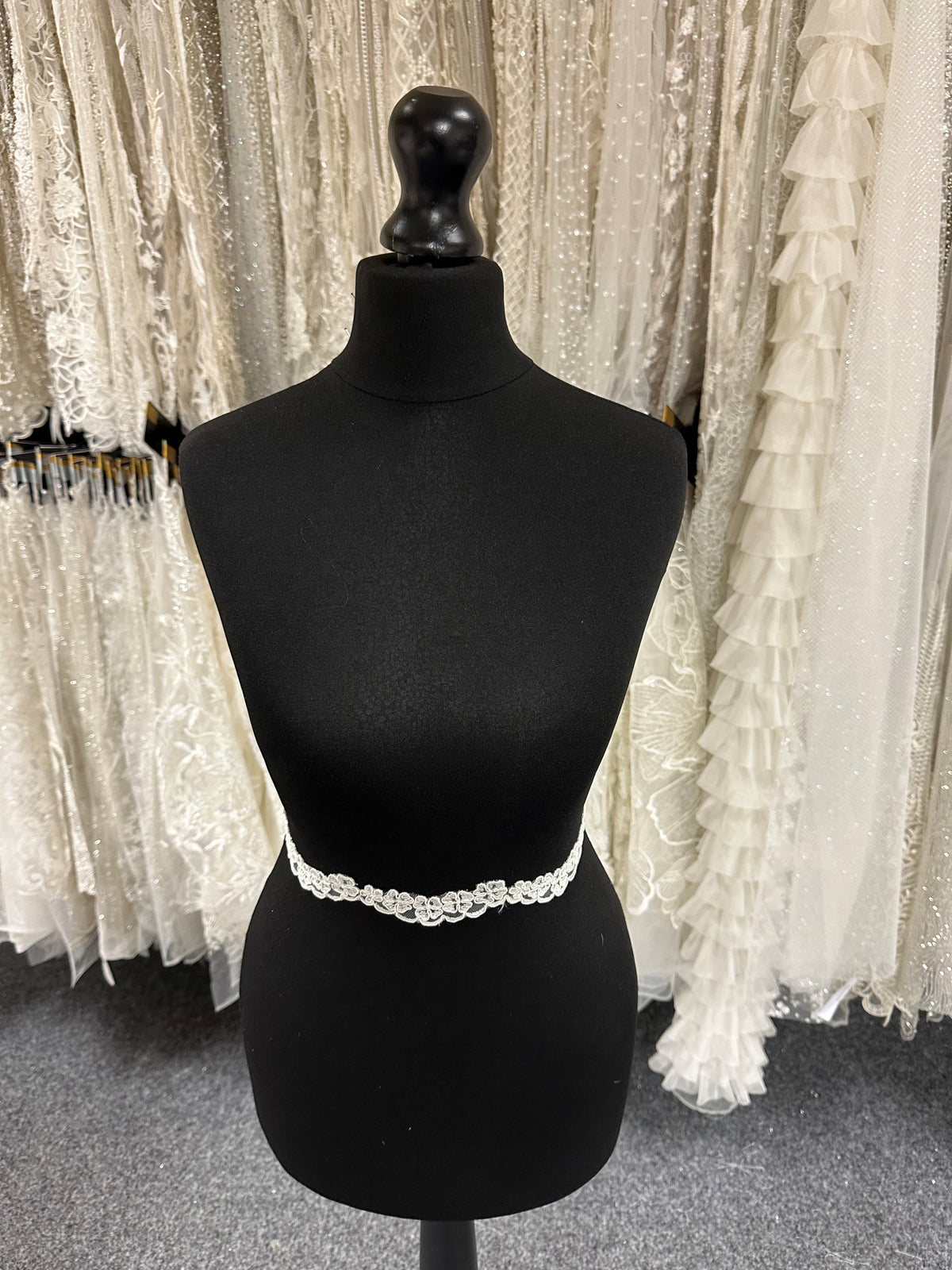 Ivory Corded Lace Trim - T 457 Unbeaded (CF)