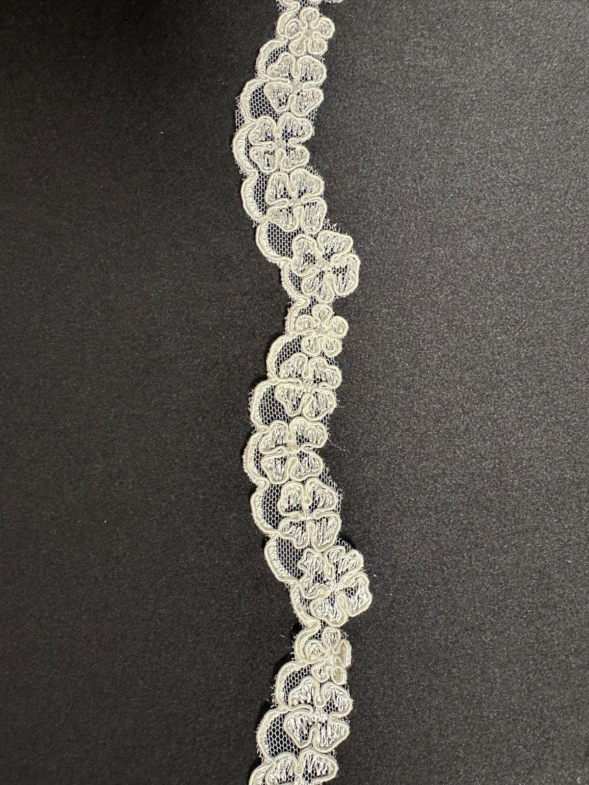 Ivory Corded Lace Trim - T 457 Unbeaded (CF)