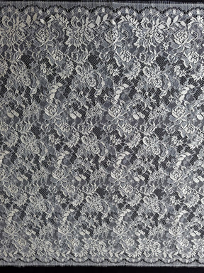 Ivory Chantilly Lace - P173N