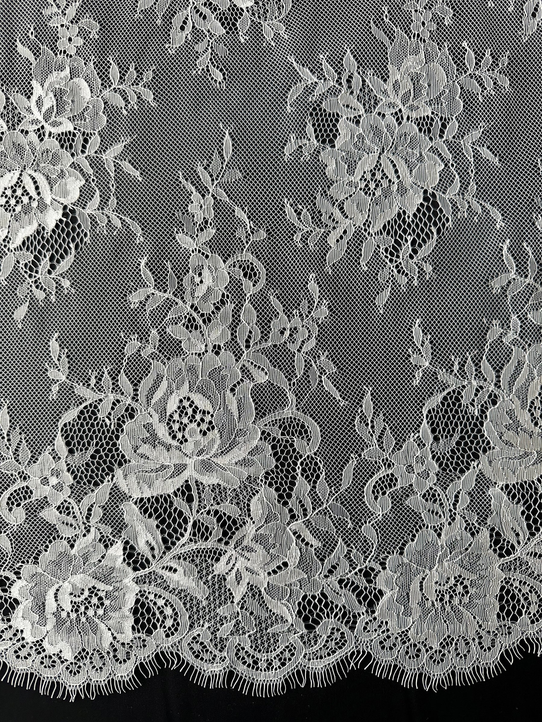 Ivory Raschel Lace - P195