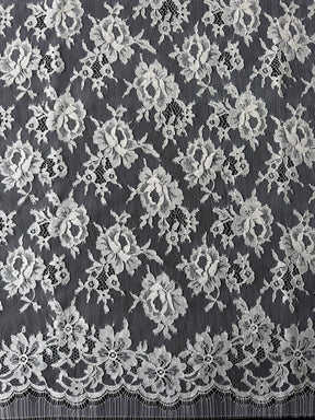 Ivory Chantilly Lace - P204