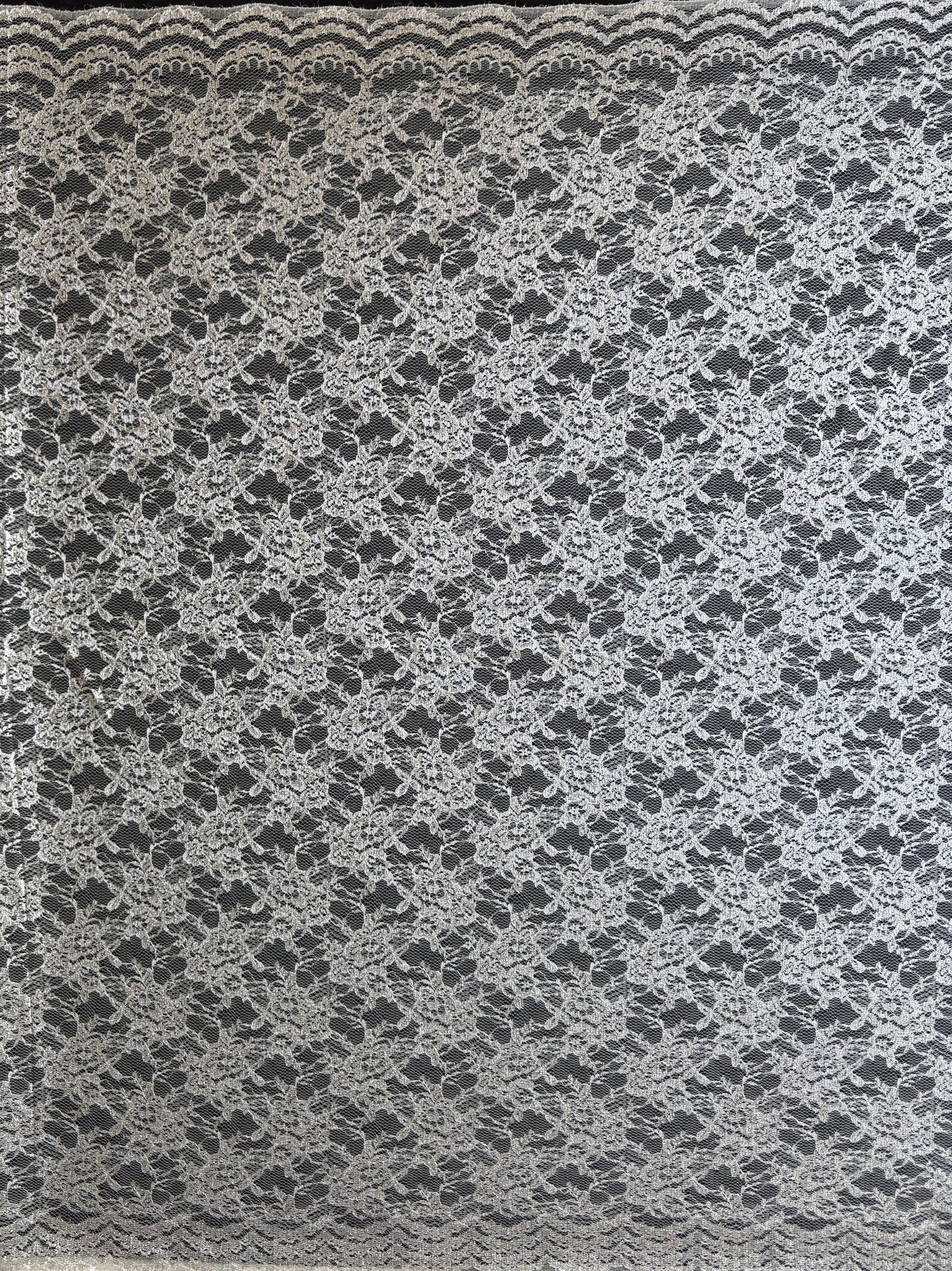 Ivory with Silver Chantilly Lace - P208