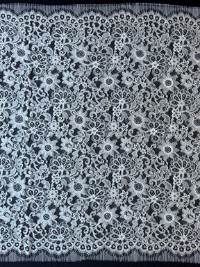 Ivory Chantilly Lace - P297