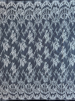 Ivory Chantilly Lace - P302