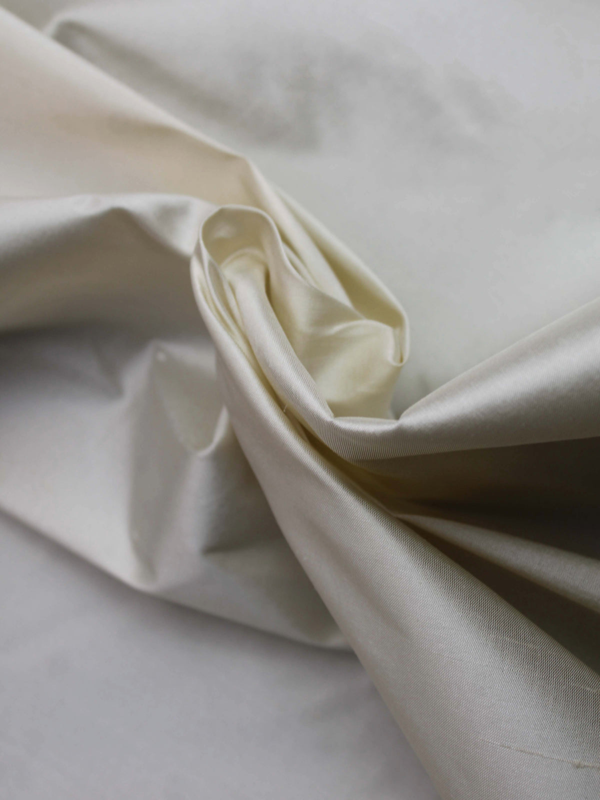 Magnolia Silk Dupion 150cm - P402