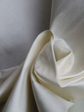 Pale Ivory Silk Dupion 150cm - P402