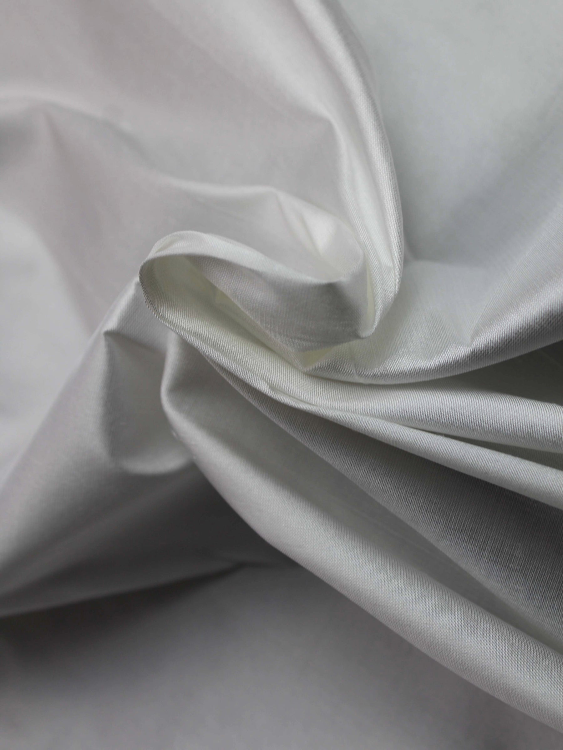 White Silk Dupion 150cm - P402